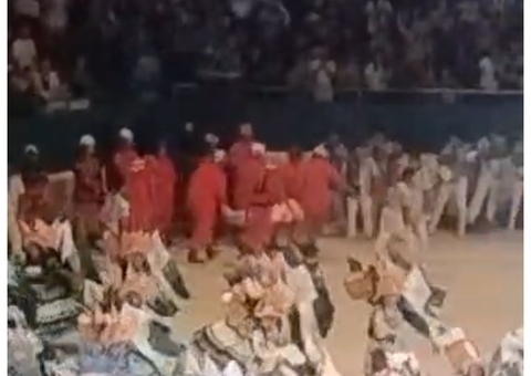 Membro do Boi Caprichoso sofre convulsão no Bumbódromo; vídeo