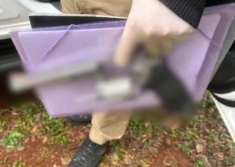 Adolescente mata avó a tiros após ser proibido de usar o celular