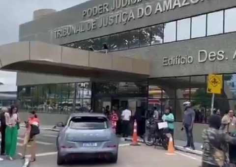 Tremor assusta servidores e provoca evacuação no TJAM; Vídeo