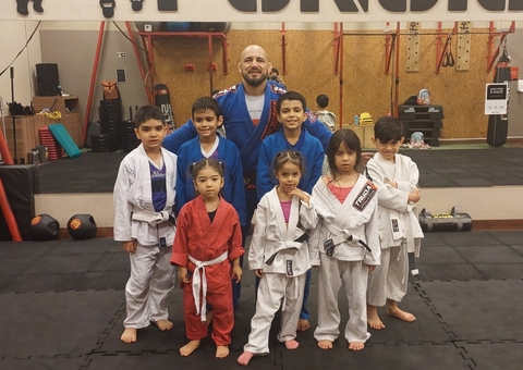 Prática de atividades físicas auxilia no desenvolvimento das crianças e reduz tempo de uso de tela