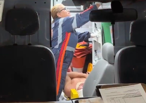 Homem corre pedindo ajuda após levar tiros nos pés no bairro Zumbi