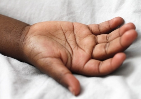 Aluna de 11 anos tem crise de ansiedade após ser chamada de “preta nojenta”