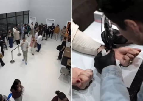 Igreja em SC faz tatuagem coletiva em fiéis e divide opiniões na internet