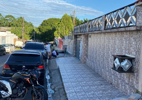 Homem é executado a tiros enquanto dormia dentro de casa em Flores 