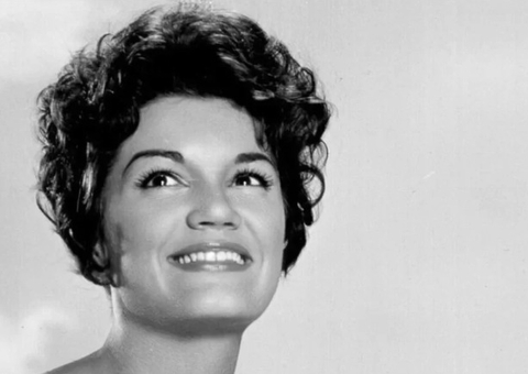 Morre Connie Francis, cantora americana de 'Pretty Little Baby', aos 87 anos
