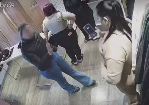 Dona de loja tranca suspeita de furto até chegada da polícia em MG