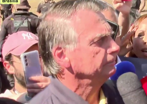 PF encontra pen drive escondido em banheiro da casa de Bolsonaro