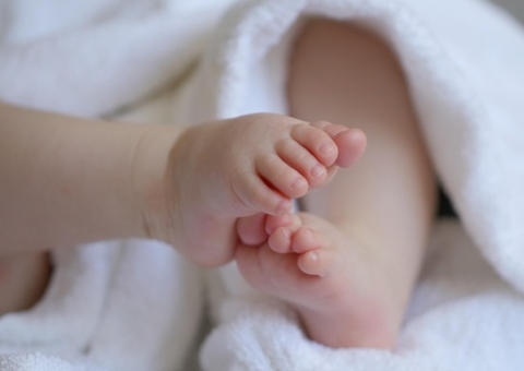 Pai é preso após morte de bebê de 2 meses no Paraná