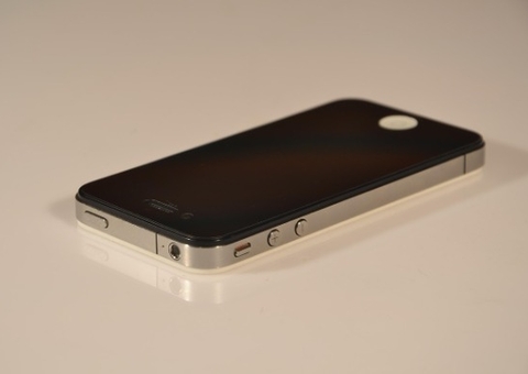 Jovem morre em ônibus com 26 iPhones colados ao corpo no Paraná