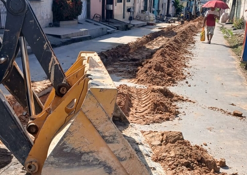 Águas de Manaus revolta moradores do Novo Aleixo por falta d'água e ruas danificadas