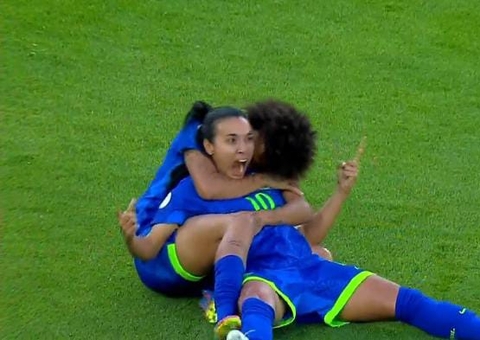 Nos pênaltis, Brasil vence Colômbia e é campeão do Copa América Feminina