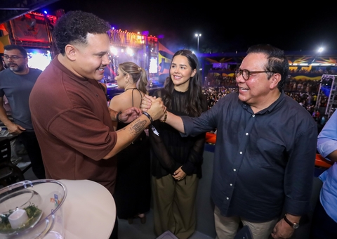 Coari encerra comemorações de 93 anos com show de drones e grandes atrações musicais