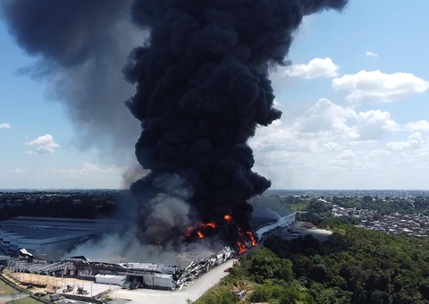 Faísca pode ter causado incêndio em fábrica em Manaus