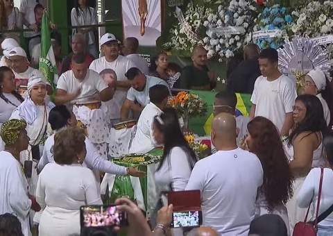 Velório de Arlindo Cruz reúne fãs, amigos e familiares no Rio