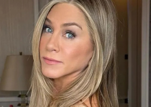 Jennifer Aniston revela jantar com Michelle após boatos de affair com Barack Obama