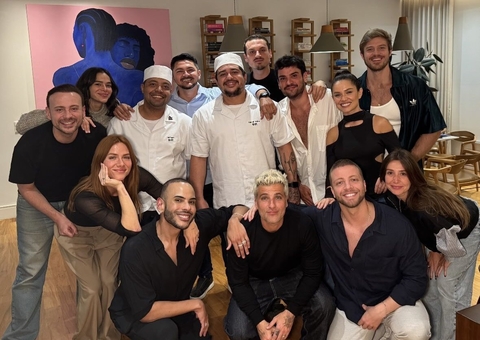 Bruna Marquezine reúne amigos em pré-festa de aniversário; vídeos