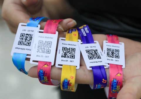 Justiça manda tirar do ar sites que anunciam venda de pulseiras para o Sou Manaus