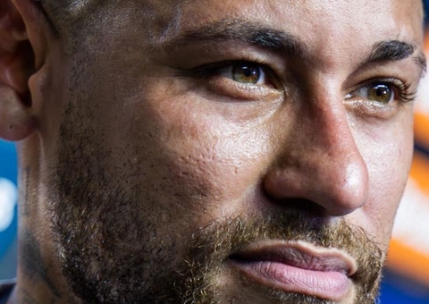 Neymar faz desabafo ao mostrar ferimento e reclama de arbitragem 