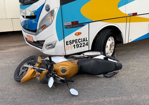 Acidente na avenida Rodrigo Otávio deixa tio e sobrinho feridos