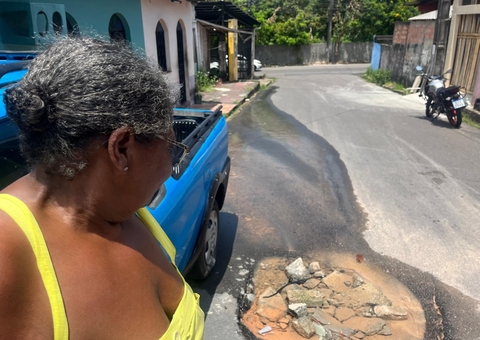 Vazamento em tubulação da Águas de Manaus completa 8 meses sem solução no Coroado; vídeo