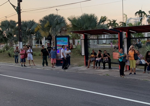 Paralisação: Trabalhadores ficam presos em pontos de ônibus e aplicativo triplica o valor da corrida