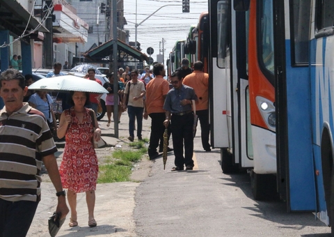 Rodoviários paralisam 100% da frota em segundo dia de greve em Manaus