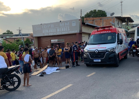 Motociclista morre em colisão com ônibus no Armando Mendes