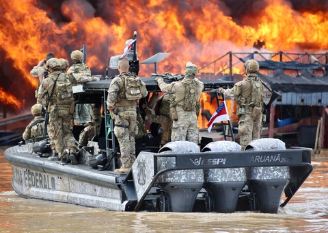 PF destrói 82 dragas durante combate ao garimpo ilegal no Amazonas e em Rondônia