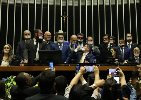 Câmara pede suspensão dos mandatos de três deputados por motim