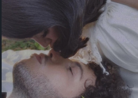 Selena Gomez e Benny Blanco se casam na Califórnia