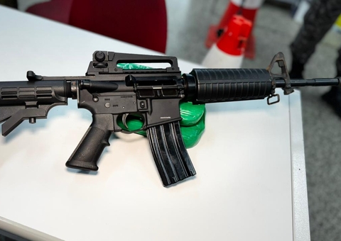 Homem é preso com fuzil e cocaína em condomínio em Manaus