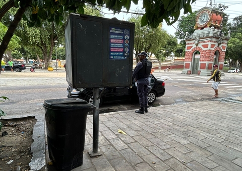 Corpo é achado dentro de lixeira próximo ao Relógio Municipal no Centro