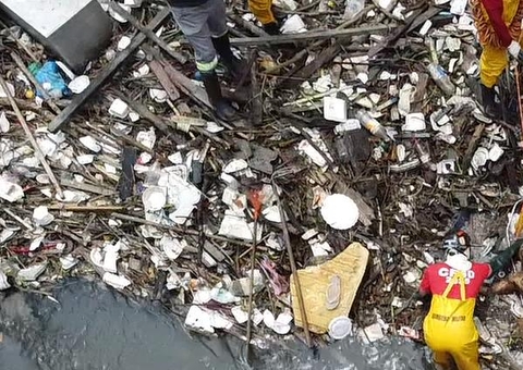 Corpo de homem é encontrado boiando no igarapé do Mindu; vídeo