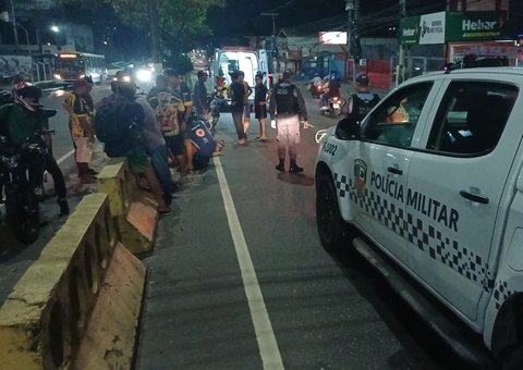 Acidente com motos deixa um ferido após manobra irregular na Cosme Ferreira