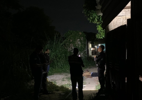 Homem é morto a tiros em beco no Jorge Teixeira