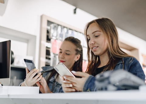 Sorteios de JBL e descontos marcam início da Black Friday na AMZ