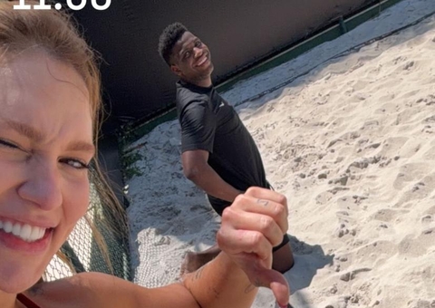 Reataram? Virginia surge na casa de Vini Jr. durante beach tennis com irmão do jogador; vídeos