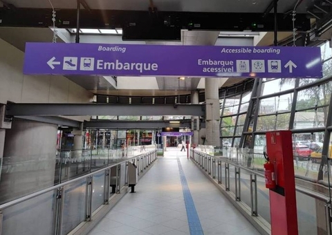 Passageiro aciona botão de emergência de trem, paralisa linha e é espancado por multidão em SP