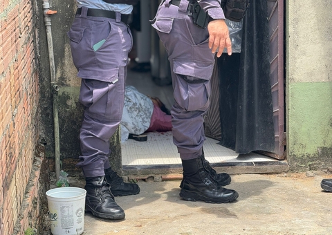 Filho mata mãe e esfaqueia cunhada no Gilberto Mestrinho