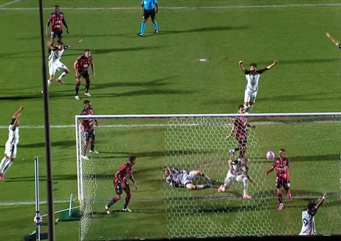 Com um a menos, Corinthians vence o Vitória por 1x0 no Brasileirão