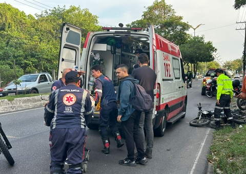 Motociclista fica gravemente ferido após acidente na Av. Rodrigo Otávio