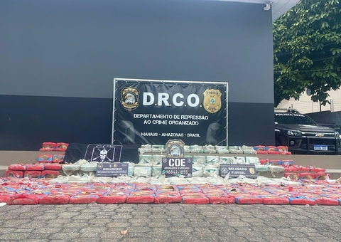 Operação no Rio Solimões tem troca de tiros e apreensão de 700 kg de drogas