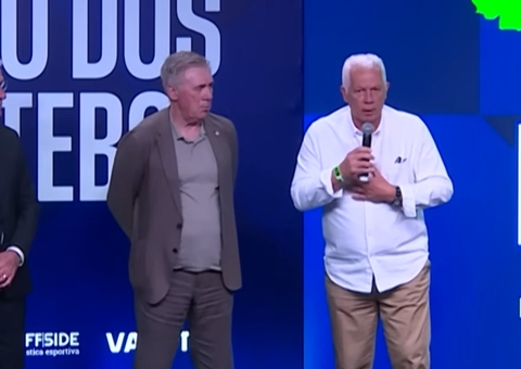 Emerson Leão diz ser contra técnicos estrangeiros e causa climão em evento com Ancelotti