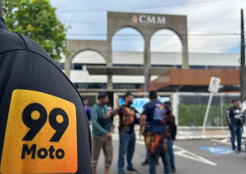 Motociclistas se reúnem na CMM para discutir a regulamentação do "motouber"