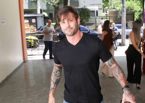 Dado Dolabella vai à delegacia denunciar ex-namorada por perseguição 