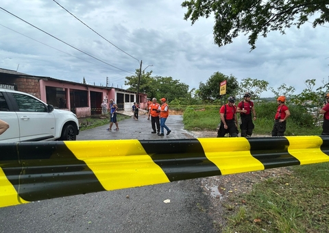 Chuva forte causa desabamentos, erosões e deixa Manaus em alerta