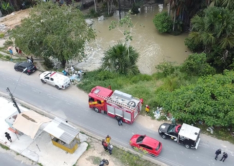 Corpo em decomposição é encontrado em igarapé em Manaus
