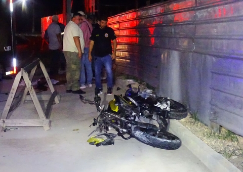 Homem morre em acidente de moto na Avenida do Turismo