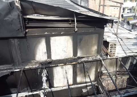 'Velho Monge' se manifesta após incêndio destruir parte do restaurante no Parque Dez