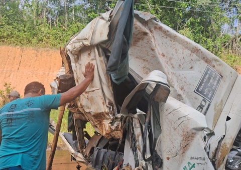 Vídeo mostra resgate e perigo em acidente  com caminhão-pipa na AM-010